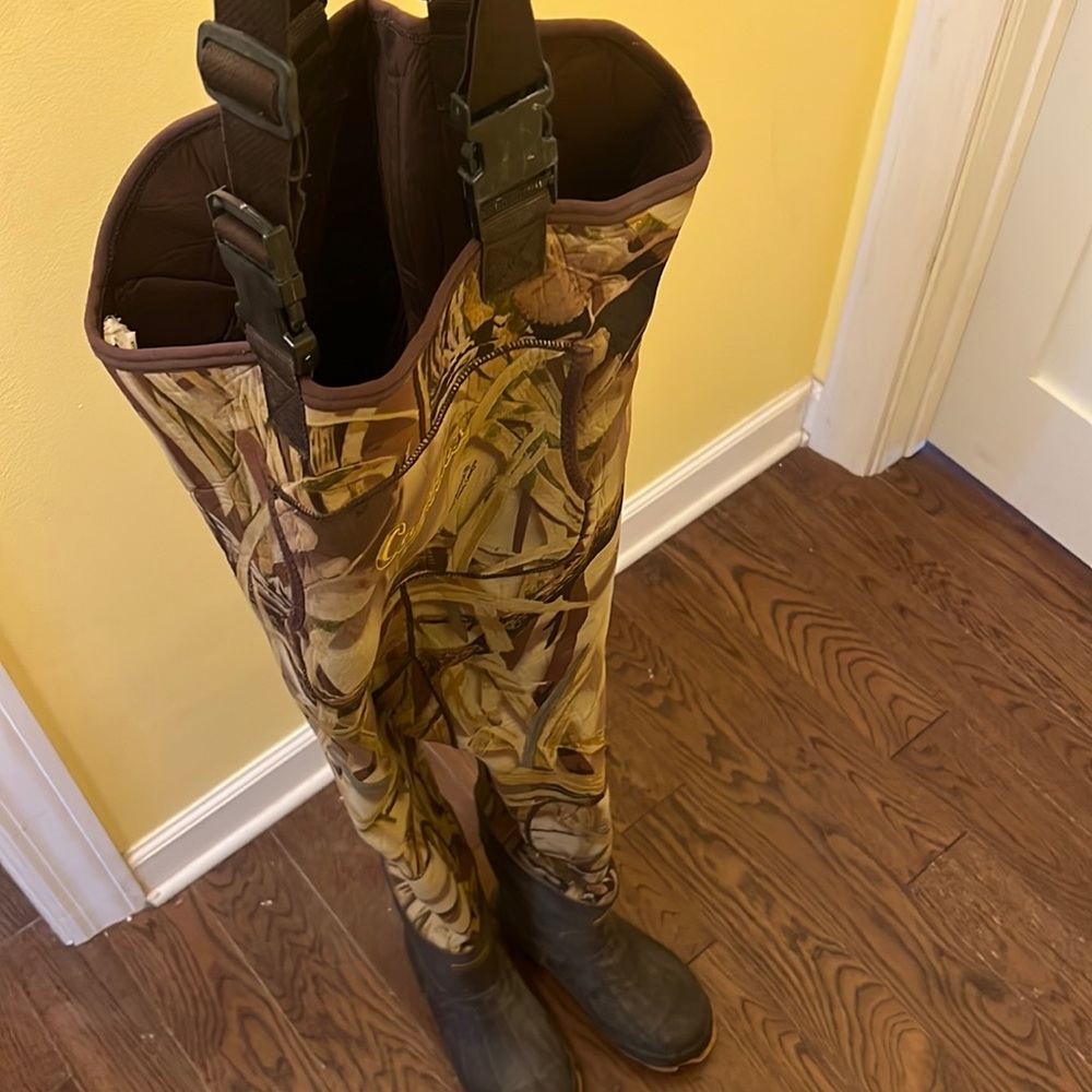 Cabellas size 5 boys chest waders- excellent condition